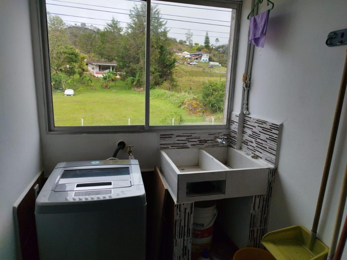 Apartamento Balcon De La Esperanza Guatape Bagian luar foto