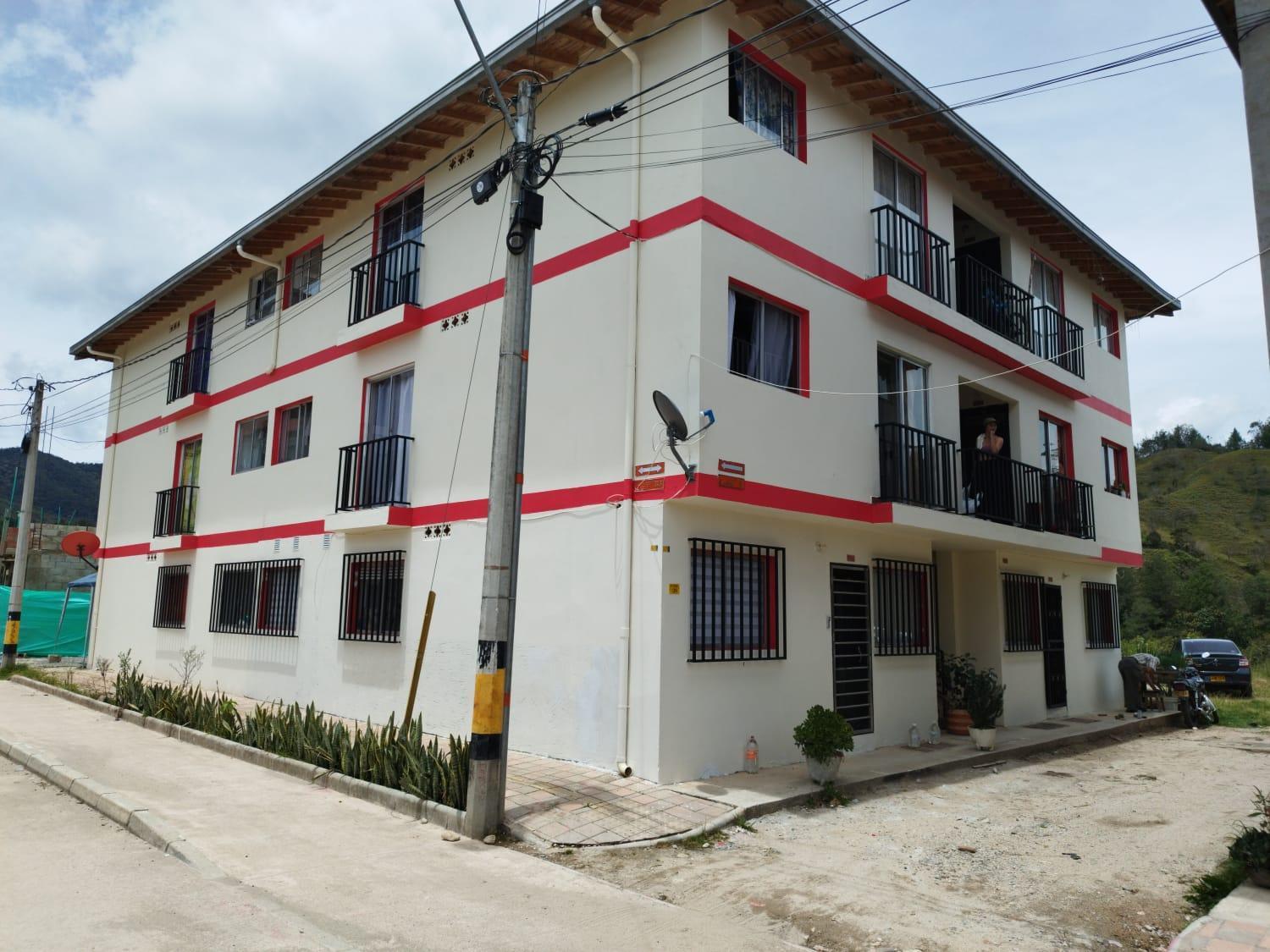 Apartamento Balcon De La Esperanza Guatape Bagian luar foto